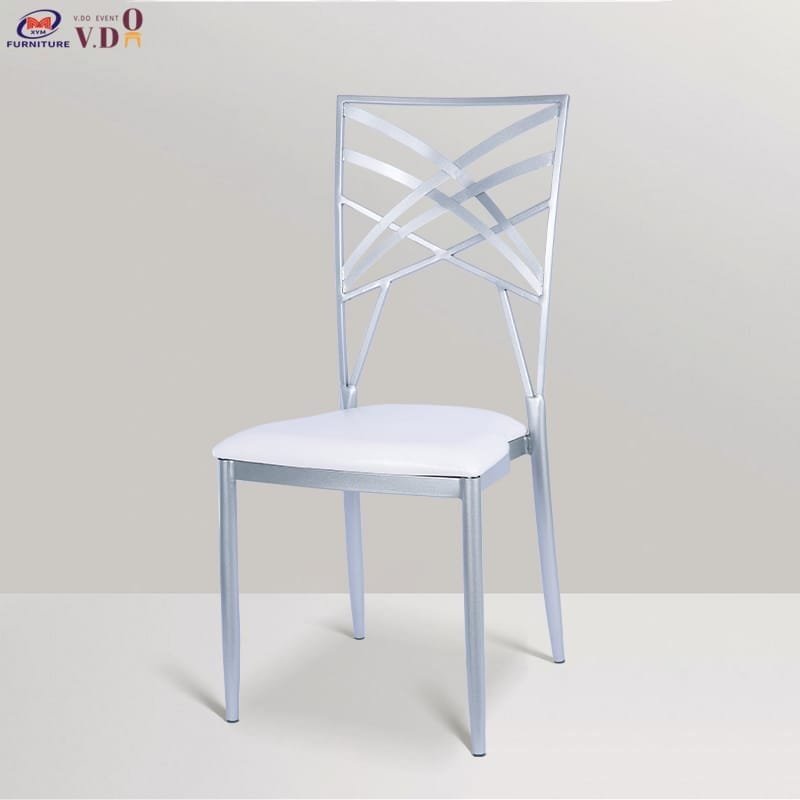 Banquet Iron Chameleon Chair with Soft Seat Bag - Image 4